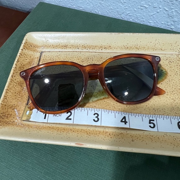 Gucci GG0154SA Sunglasses - Picture 8 of 9